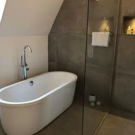 Castle For 7 With Pool Near Paris!